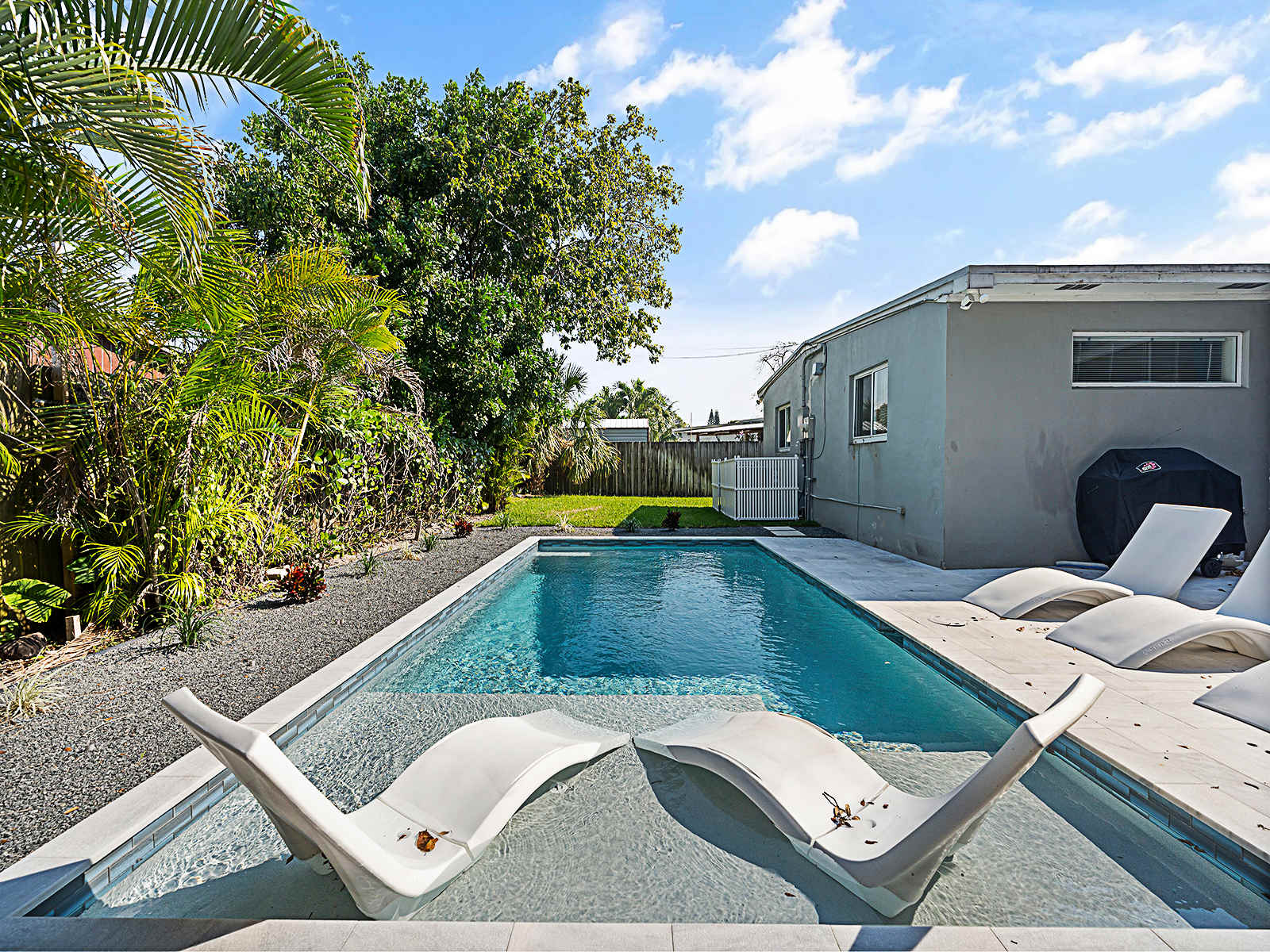 Casa Sunshine - Heated Pool Minutes to Beach