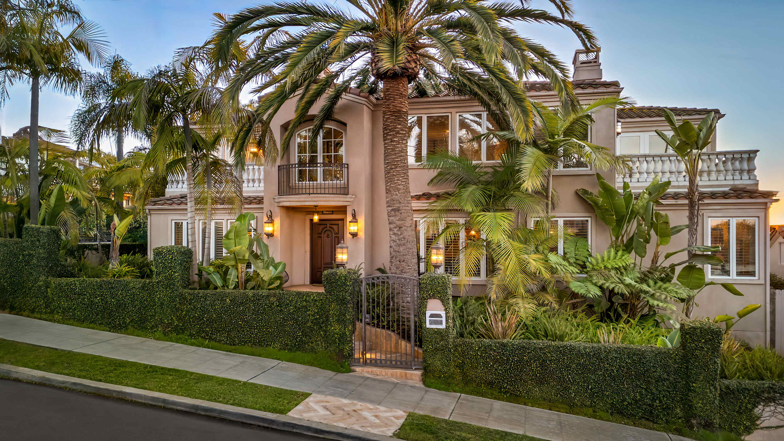 Oceanview Estate, Walk to Village and Coast Walk — San Diego, CA — vacation rental