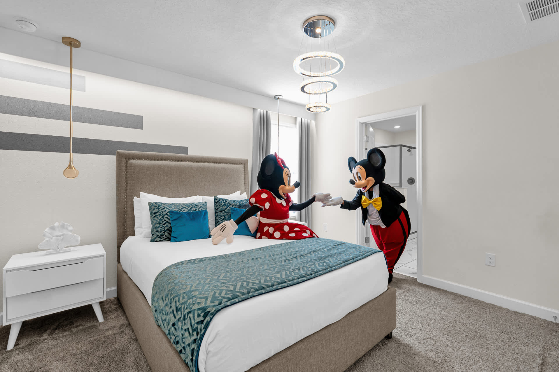 Queen bedroom with ensuite bathroom