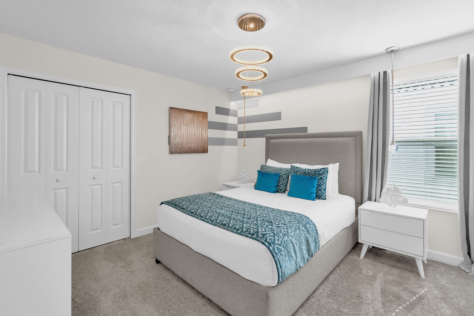 Queen bedroom with ensuite bathroom