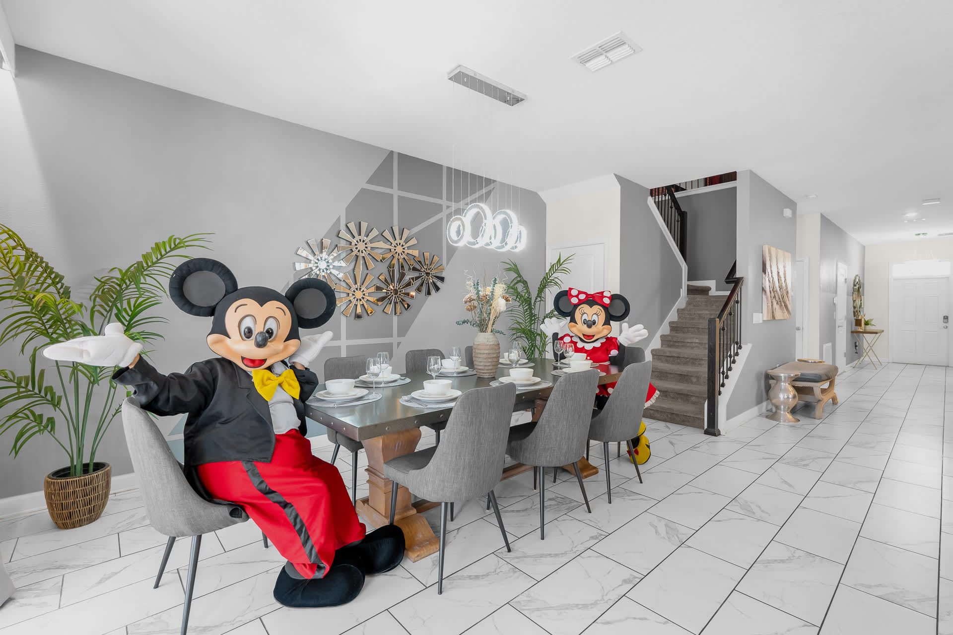 Large Capacity Indoor Dining Table