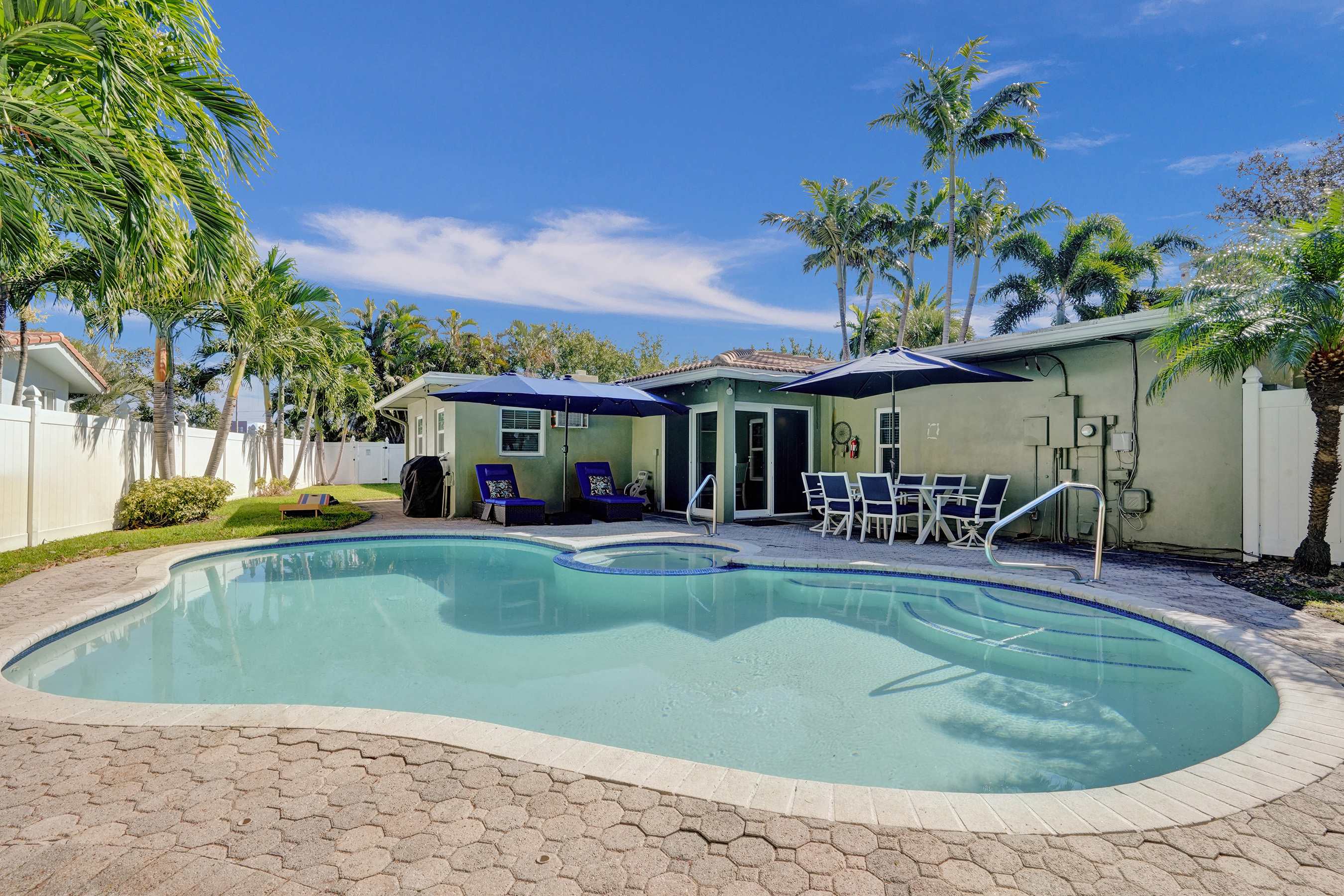 Barefoot Villa 🏖️ Poolside Paradise + Hot Tub — Pompano Beach, FL — vacation rental