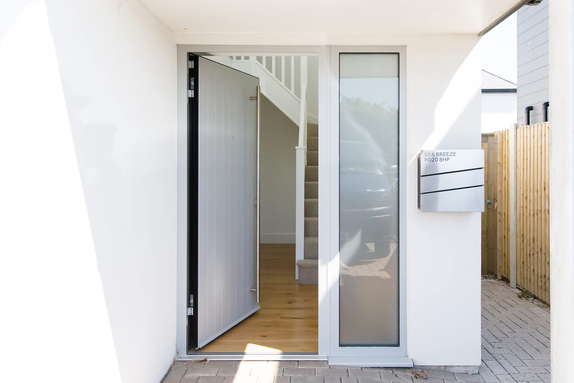 Welcome to this majestic seaside home!