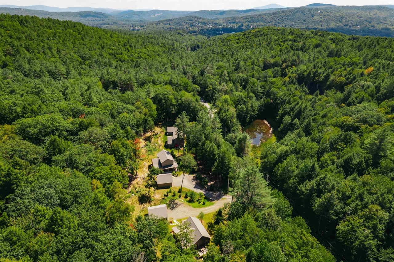 Fireplace, Woods, Club Access - Modern Quechee