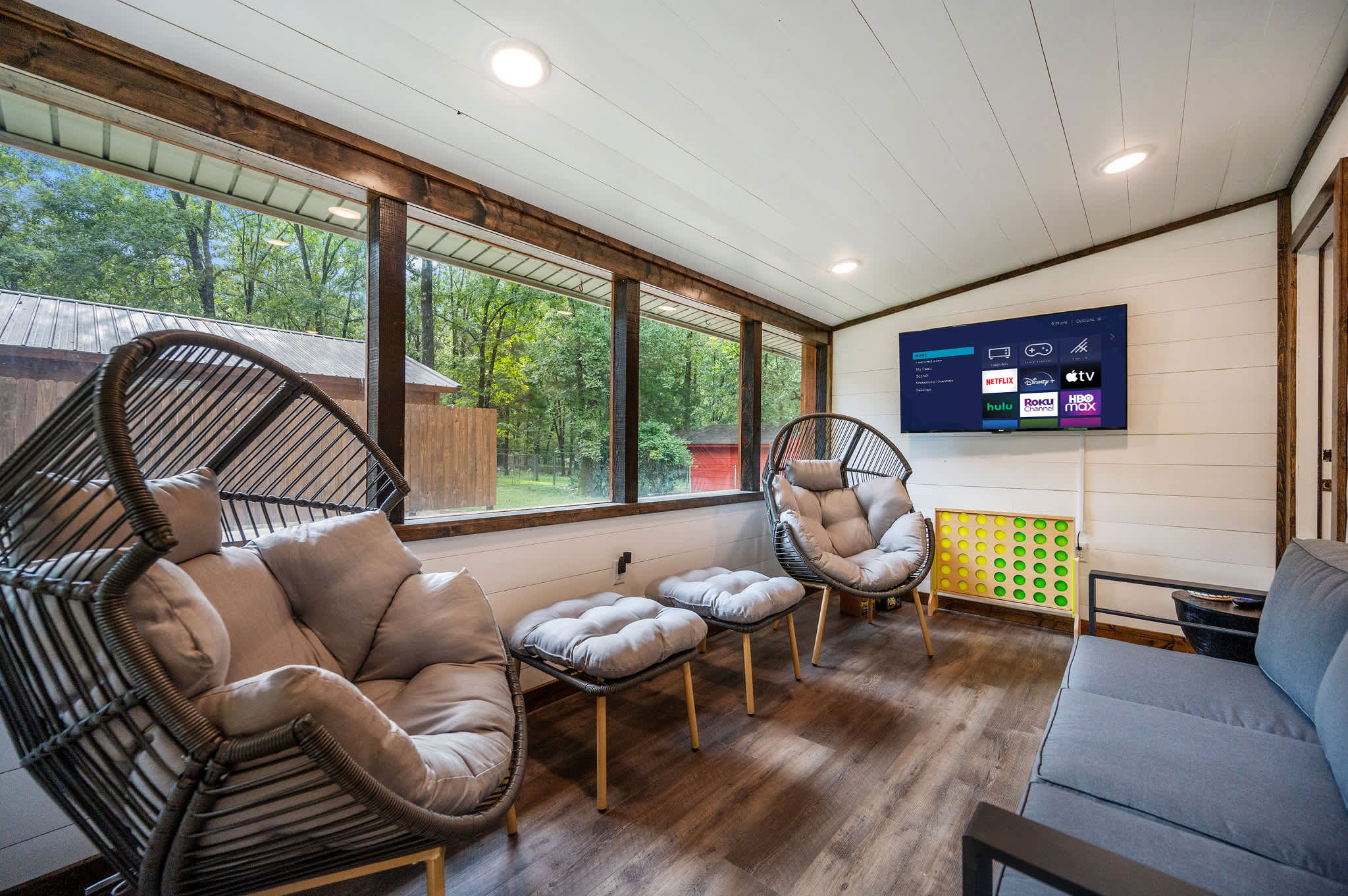 Casino Close! Hot Tub-Firepit-Pool Table Sleeps 14