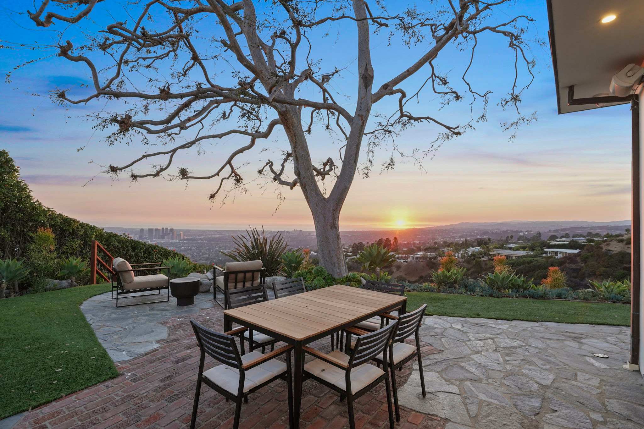 Dine with a view: where every meal feels extraordinary