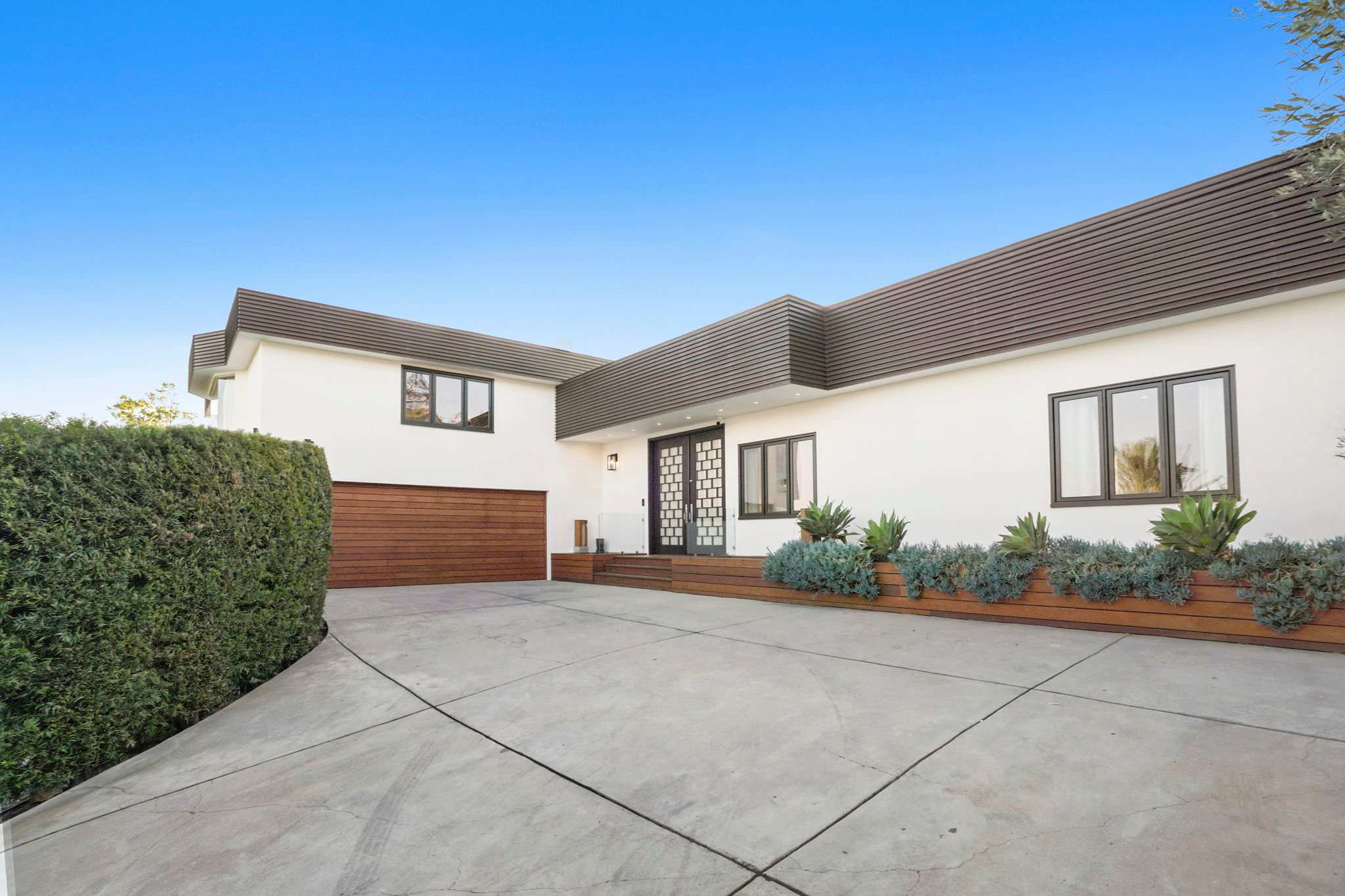 Luxury and privacy meet in this iconic hillside location