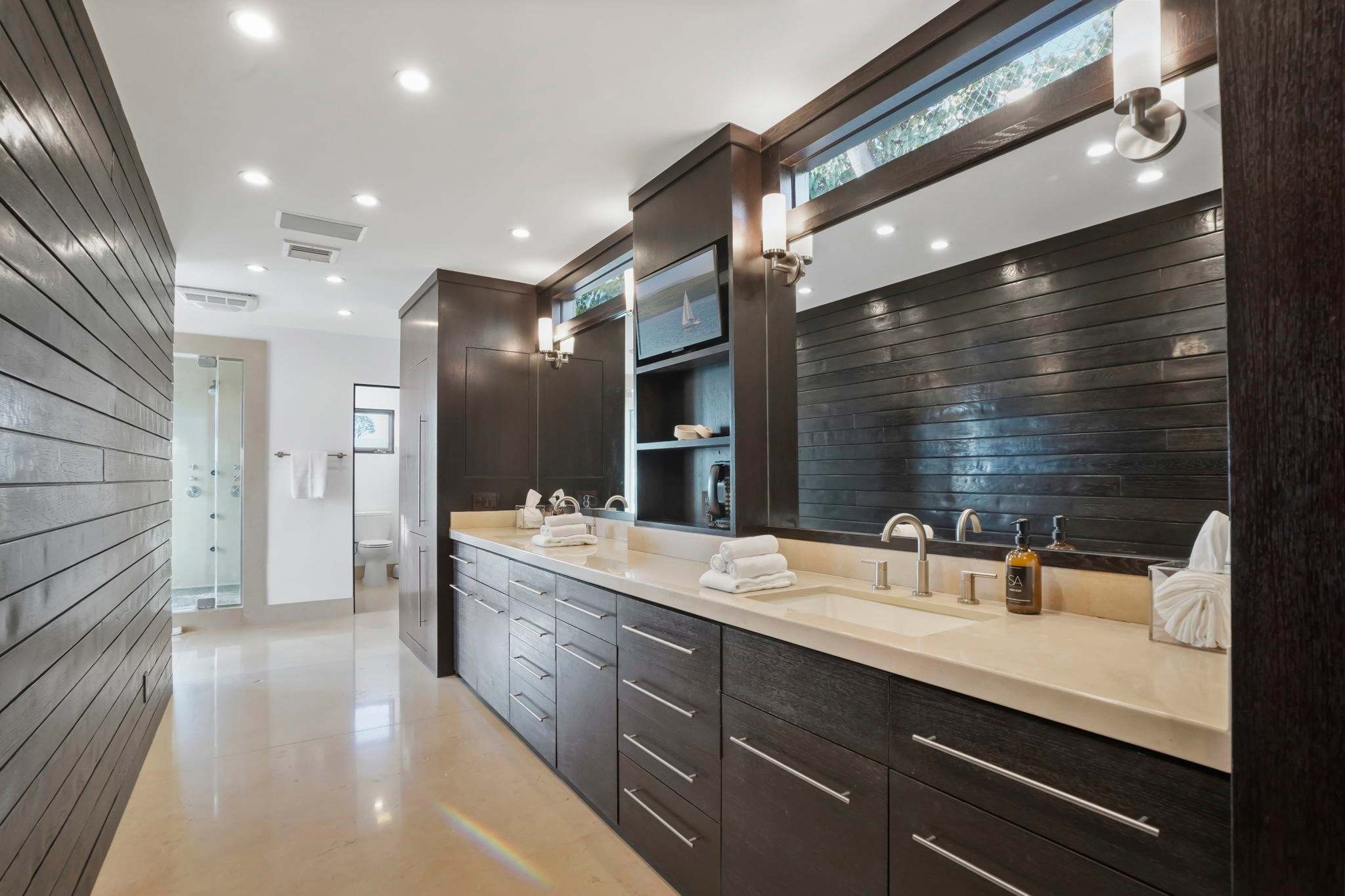 Spacious and refined, this bathroom invites quiet moments of luxury and indulgence.