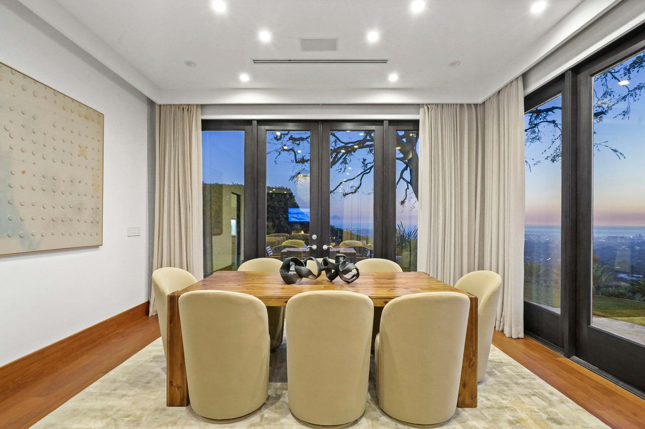 The perfect setting for intimate dinners with breathtaking backdrops.