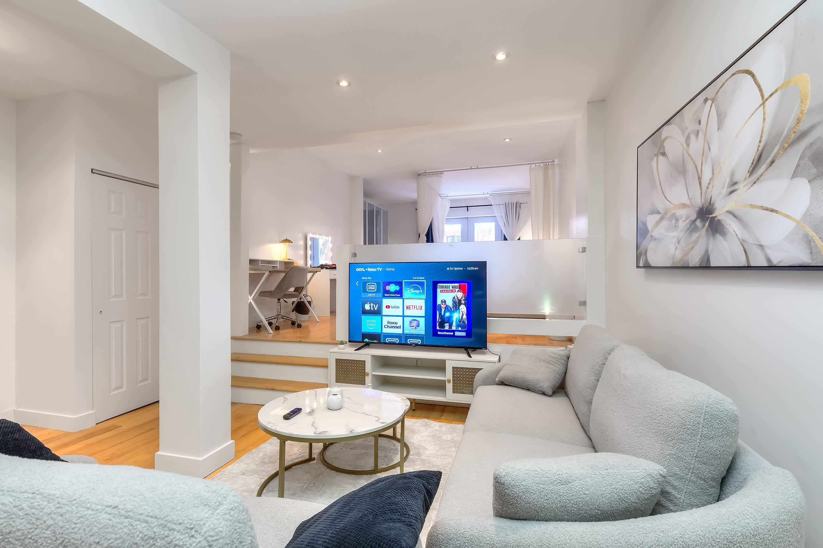 Take a break in a modern loft on the plateau Walk score 99