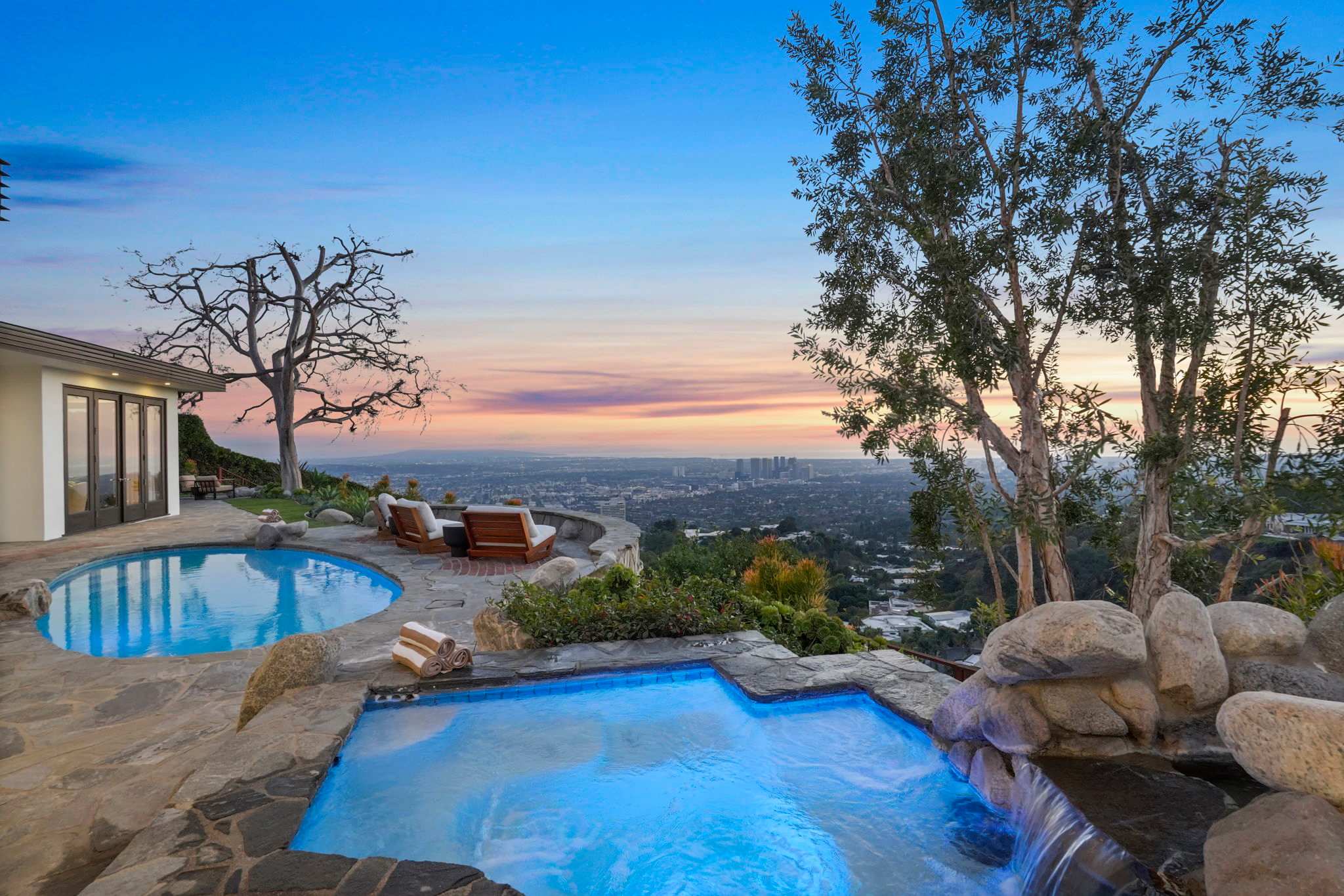  Serene by Stay Awhile Villas — Los Angeles, CA — vacation rental
