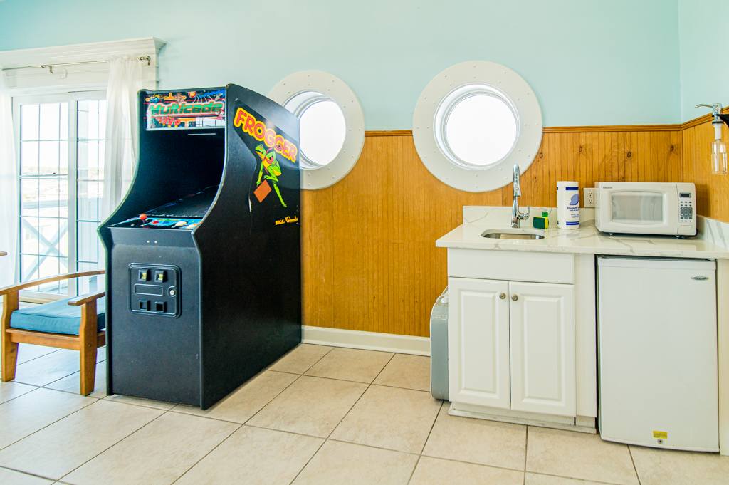 Mini Fridge and Bar Area in Game Room