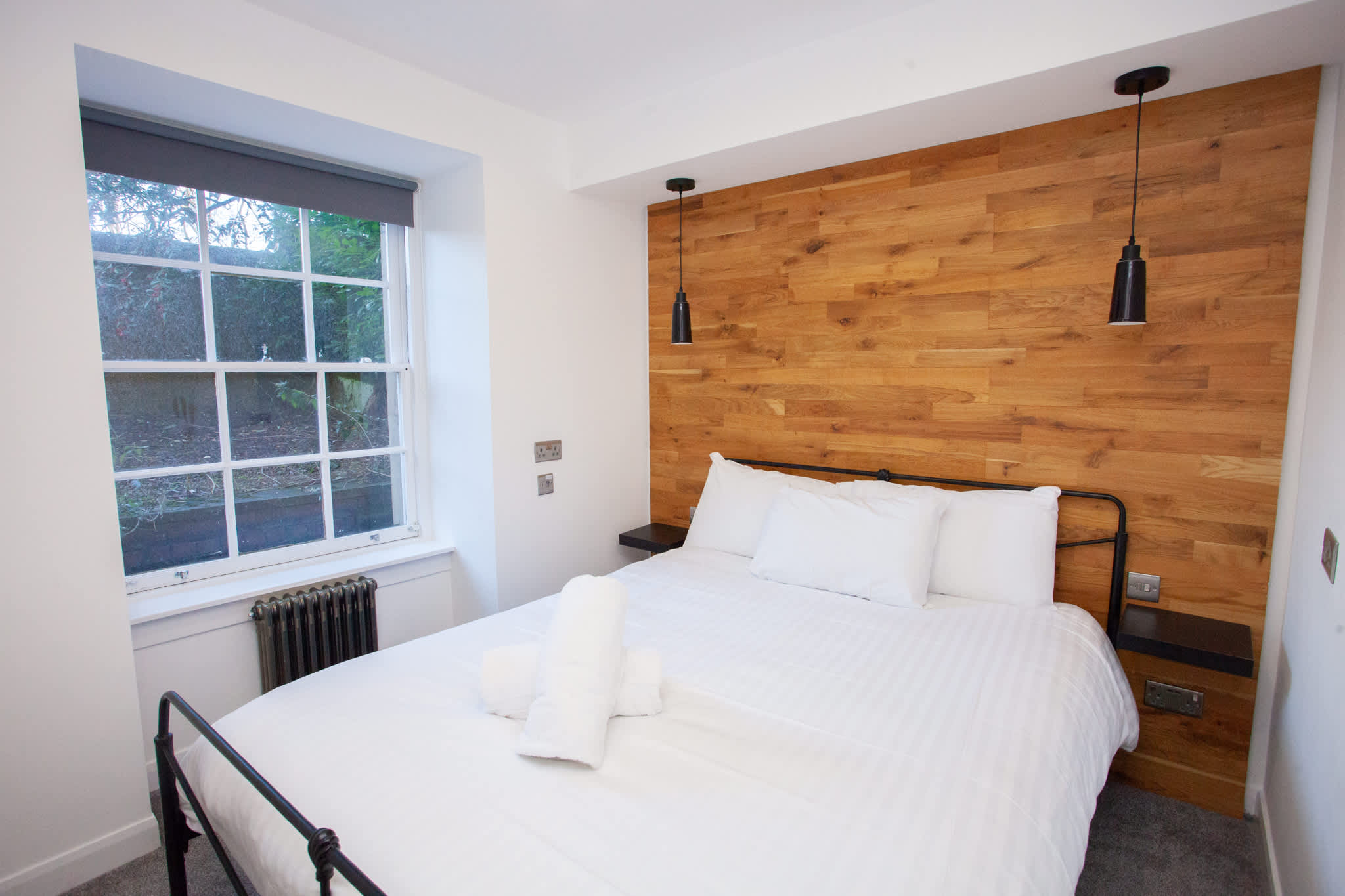 West End Flat with Private Terrace Glasgow in 34 West Prince's Street G4 9BP - Property image 10 - VivreStays