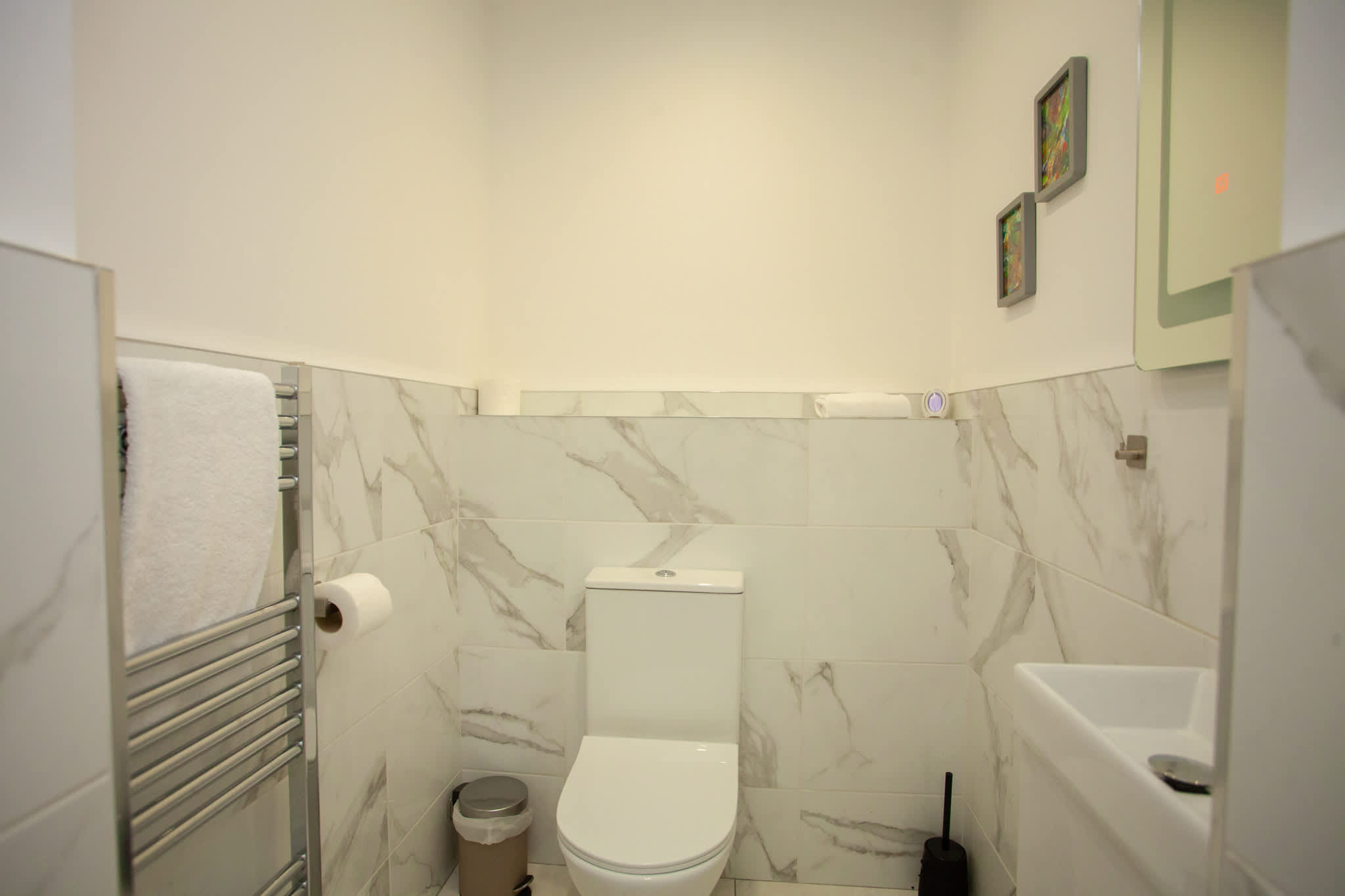 West End Flat with Private Terrace Glasgow in 34 West Prince's Street G4 9BP - Property image 18 - VivreStays