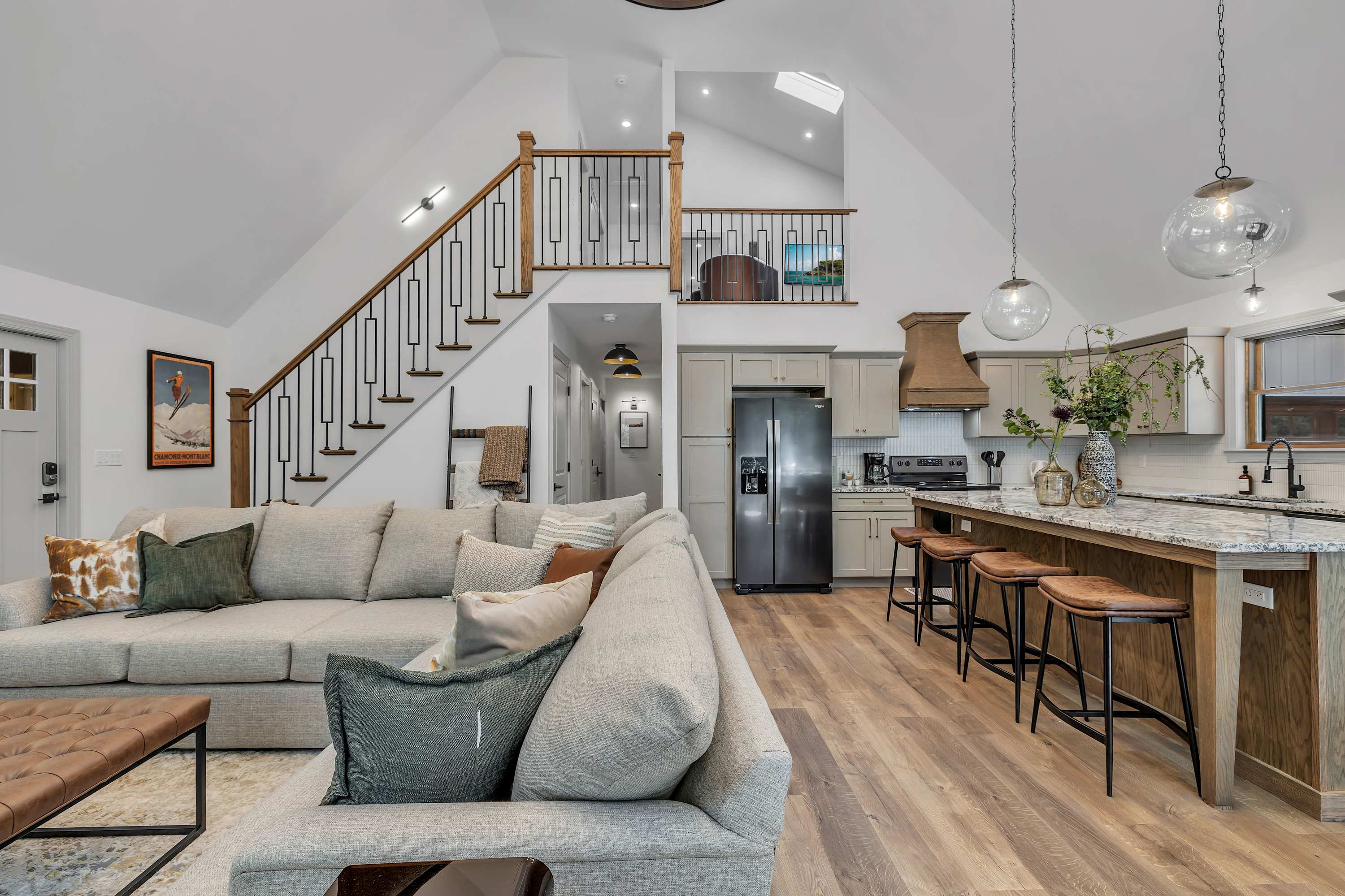 Seamless Living & Kitchen Flow – The open floor plan connects the living room and kitchen effortlessly, creating a perfect space for entertaining and relaxation.