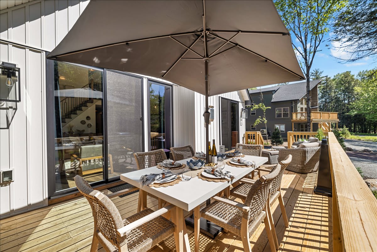 Gather for outdoor meals in the fresh air – the perfect setting for a getaway from the city.