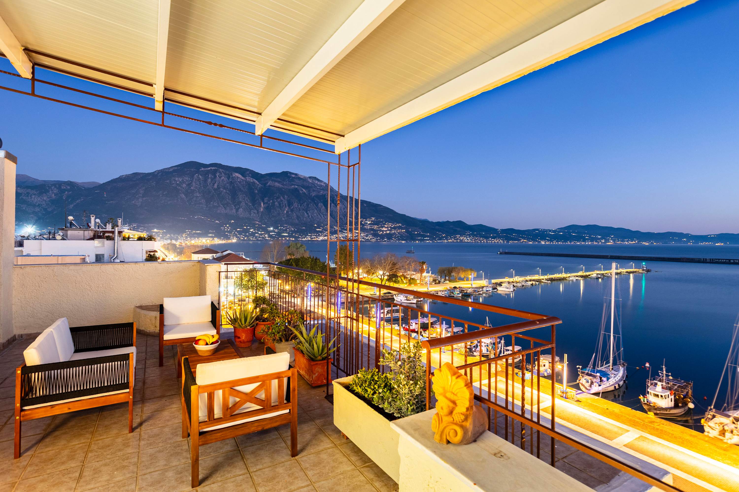 Beachfront Sunny Penthouse - Kalamata SeaBliss — Kalamata, Messinia — vacation rental