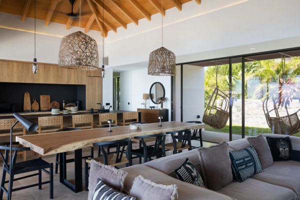 Beautiful Island Villa with Spacious Rooms | Photo 7