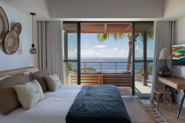 Beautiful Island Villa with Spacious Rooms | Photo 2