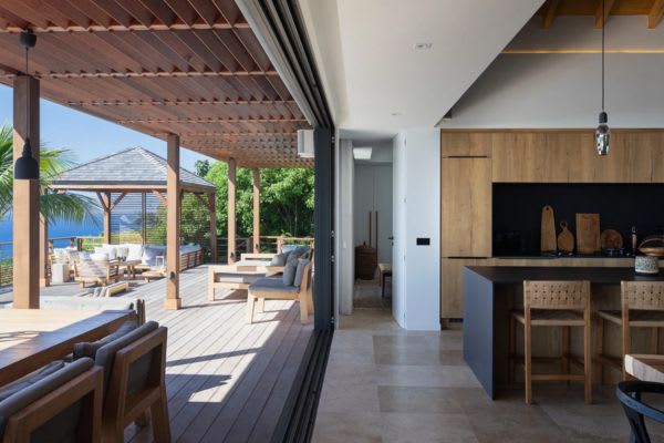 Beautiful Island Villa with Spacious Rooms | Photo 11