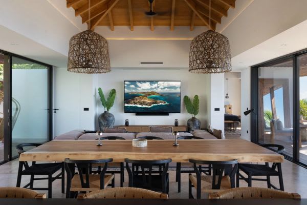 Beautiful Island Villa with Spacious Rooms | Photo 5