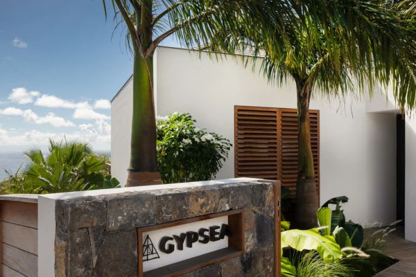 Beautiful Island Villa with Spacious Rooms | Photo 37