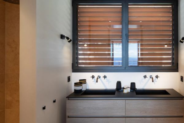 Beautiful Island Villa with Spacious Rooms | Photo 16