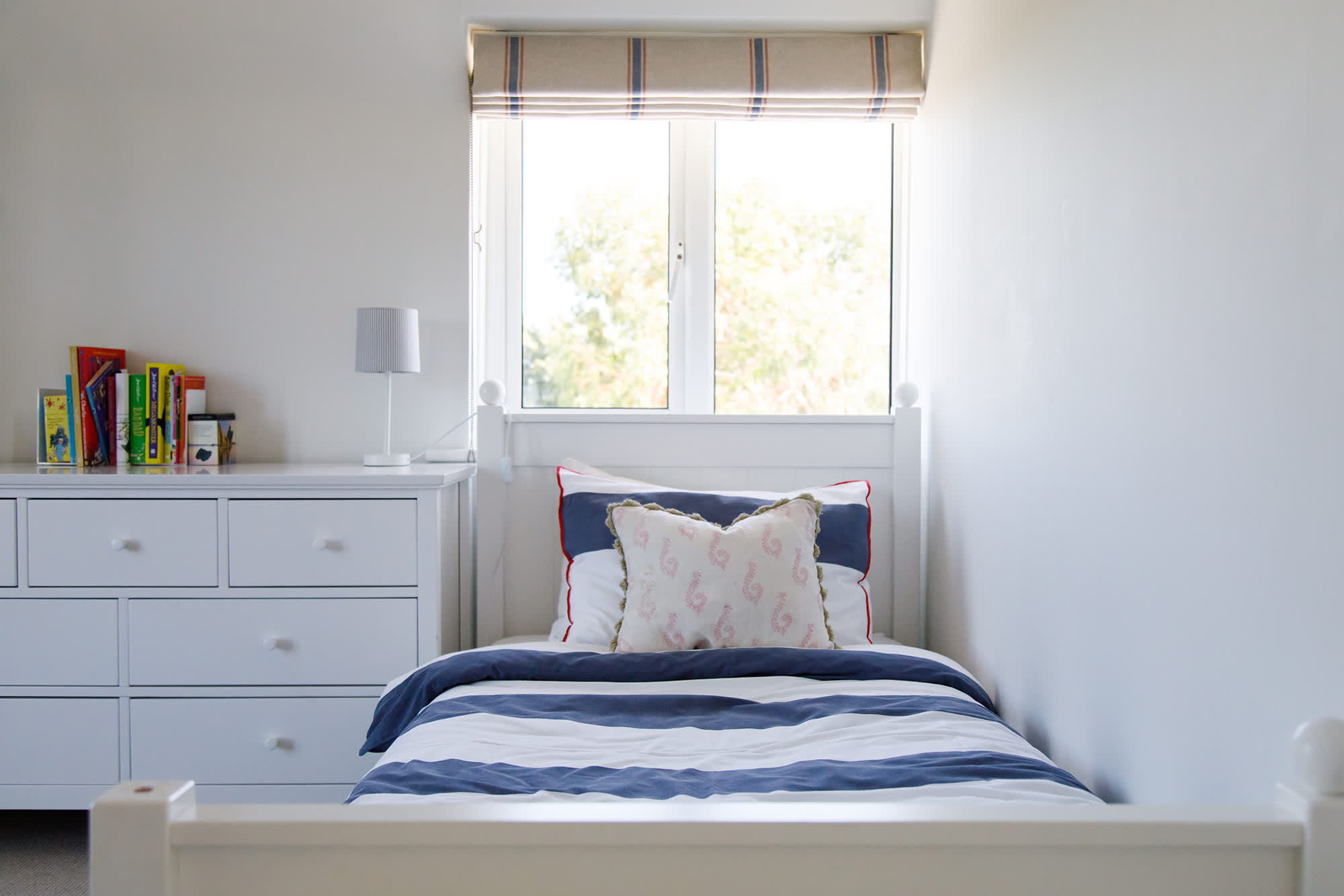The room has blinds to block the light out so your little ones are certain for a good night's sleep.