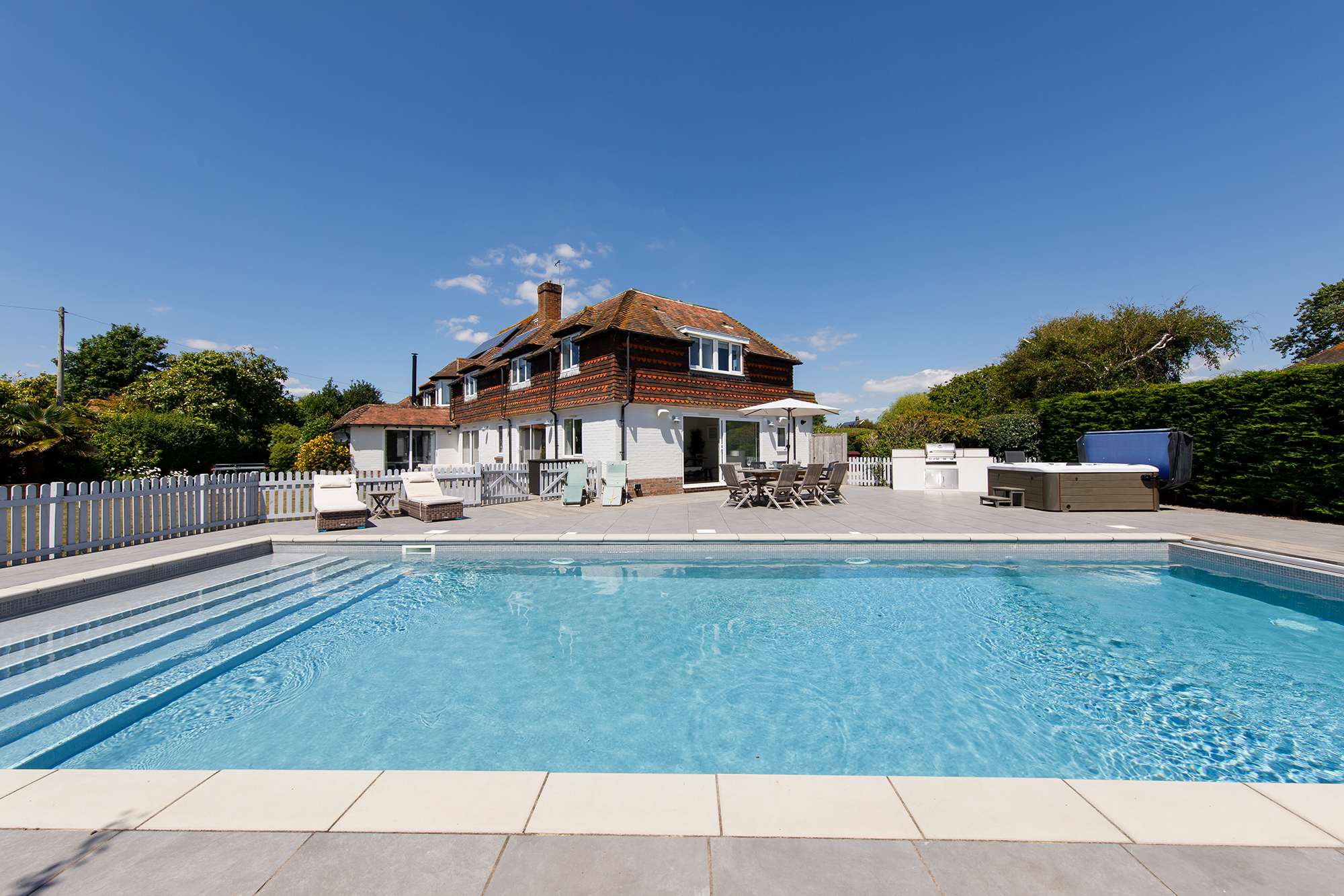 Beach house with pool in West Wittering