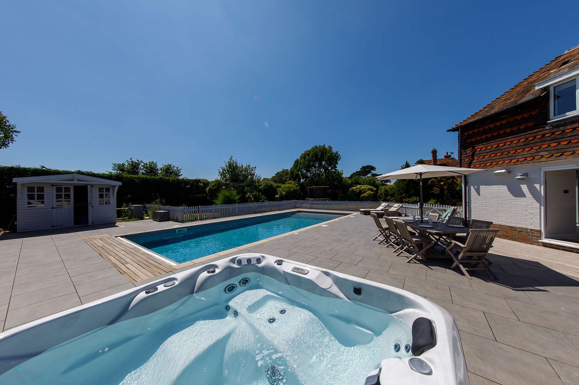 The outdoor hot tub is available all year round for an additional £200!