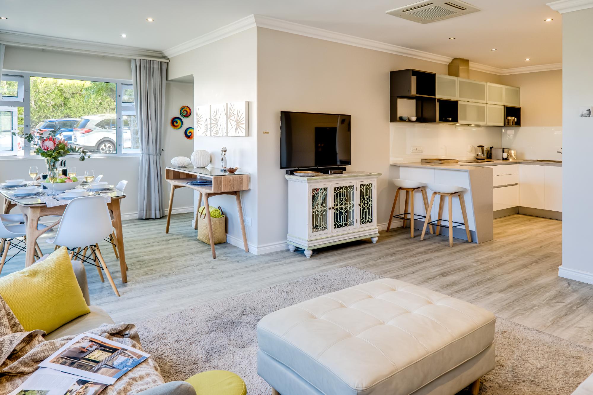Stylish 2 Bedroom Apartment in Camps Bay ASilvertide 8