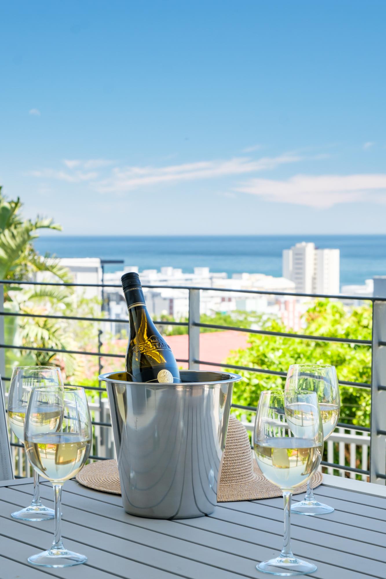 Gorgeous 2bed Sea Point Apt with Sea Views Mirabel 9