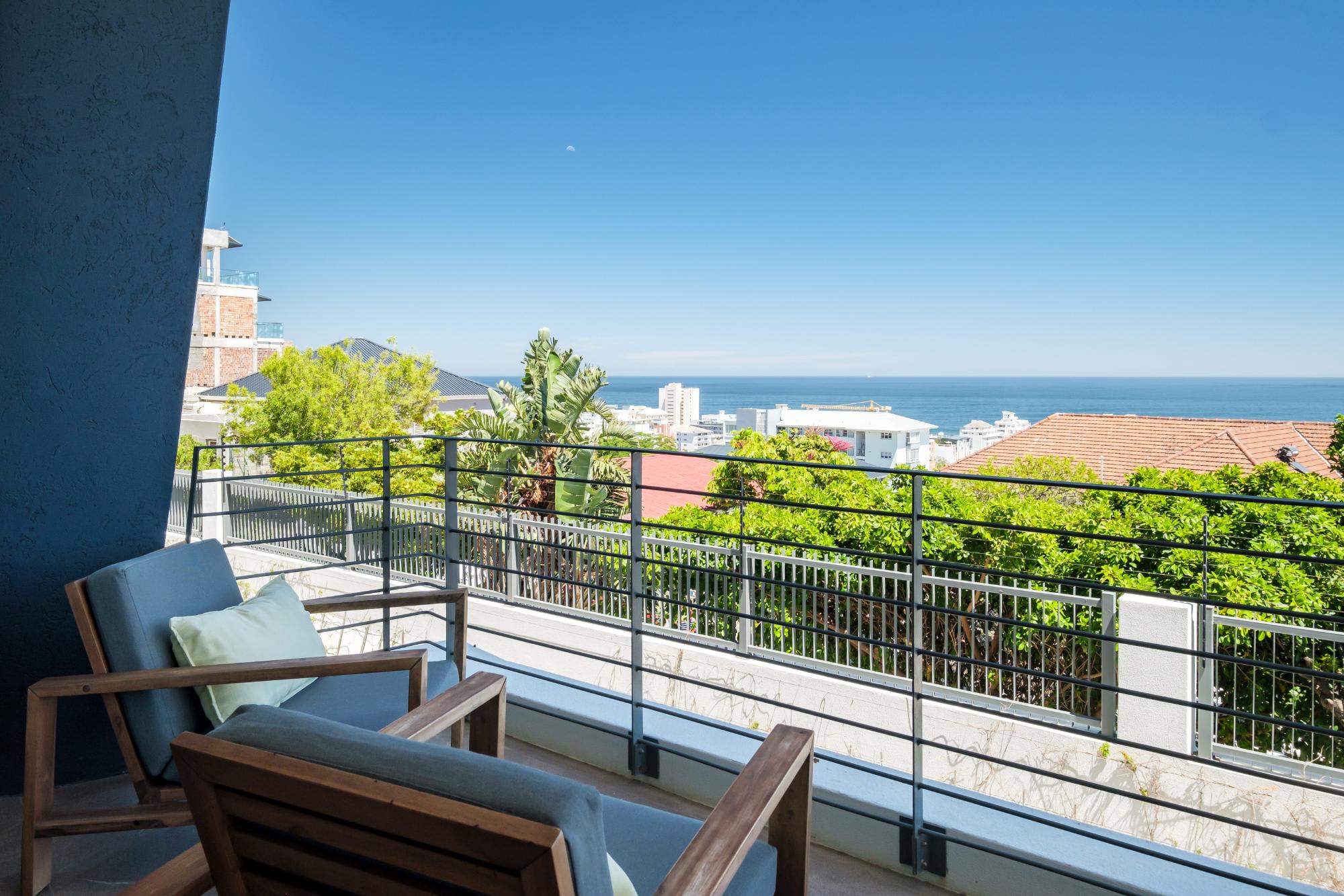 Gorgeous Sea Point Apartment with Rooftop Pool at Mirabel