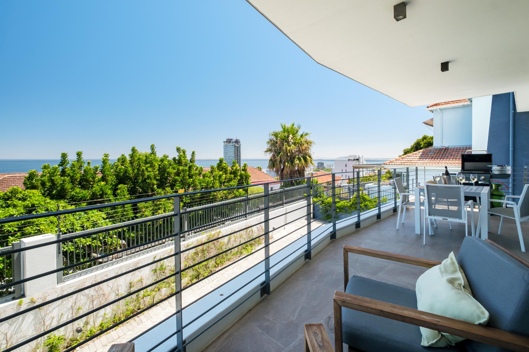 Gorgeous 2bed Sea Point Apt with Sea Views Mirabel 10