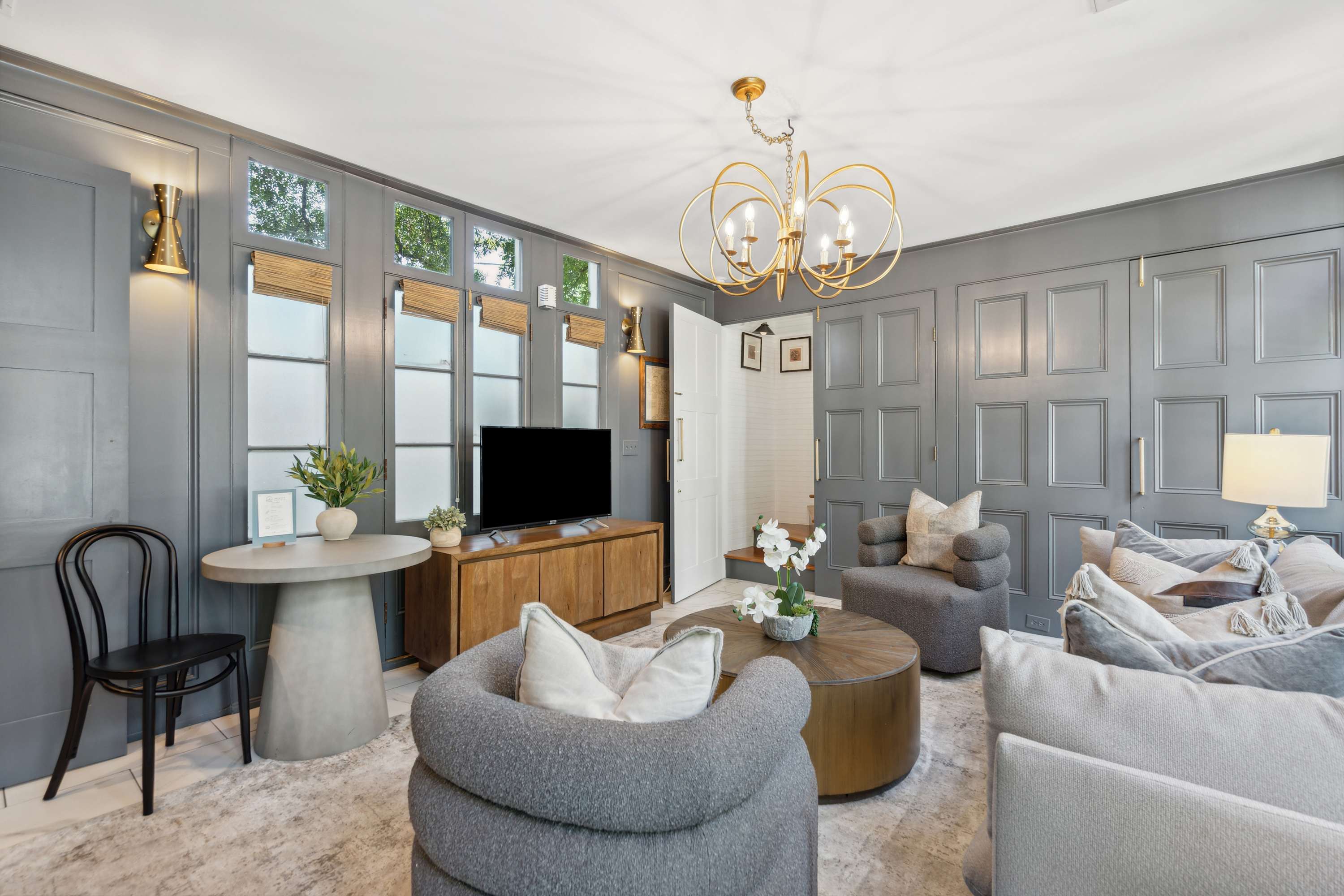 Serene Cottage with Beautiful Garden & Heated Pool 5