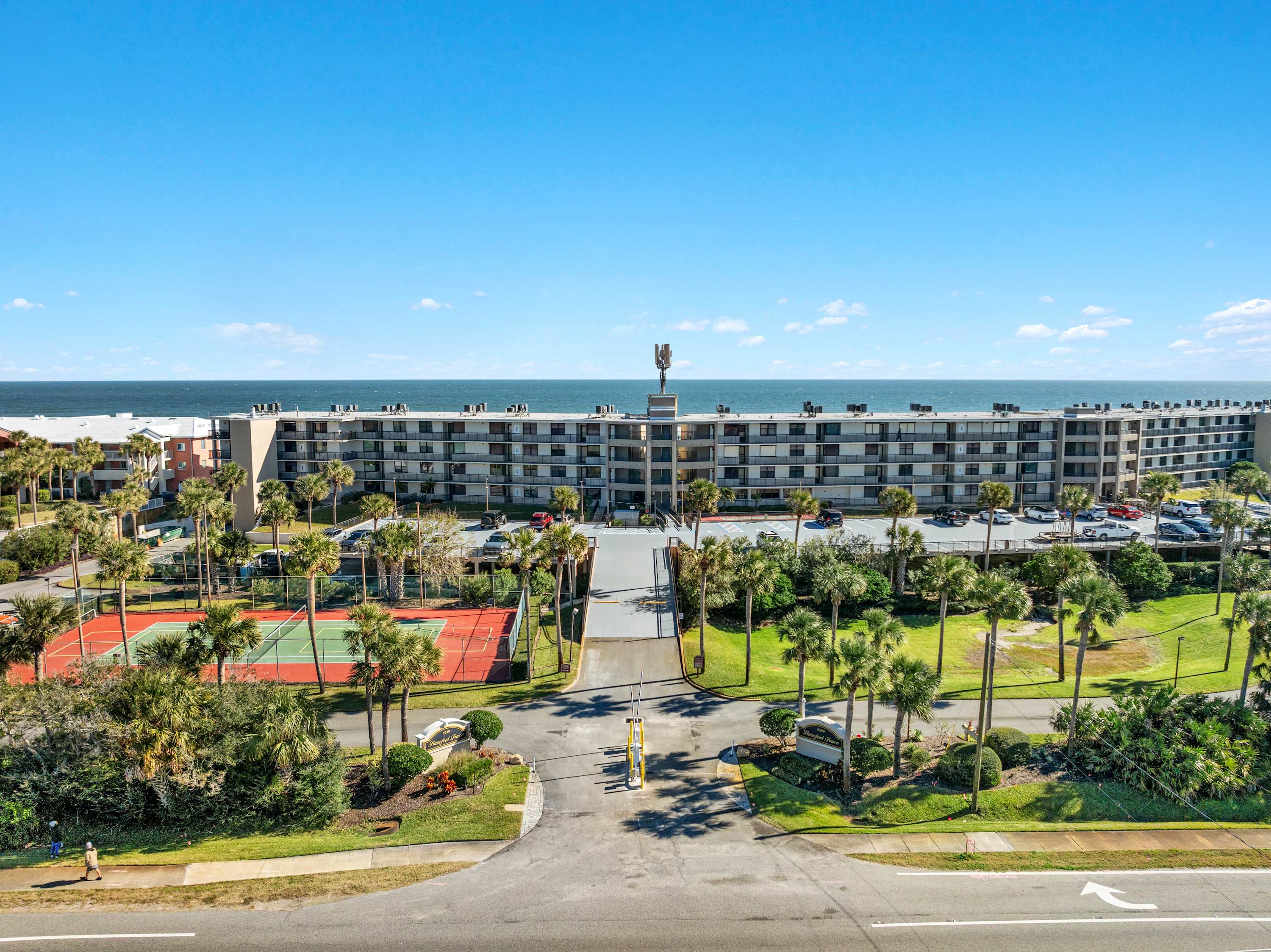 Catch the Breeze l Direct Oceanfront l Heated Pool — photo 5