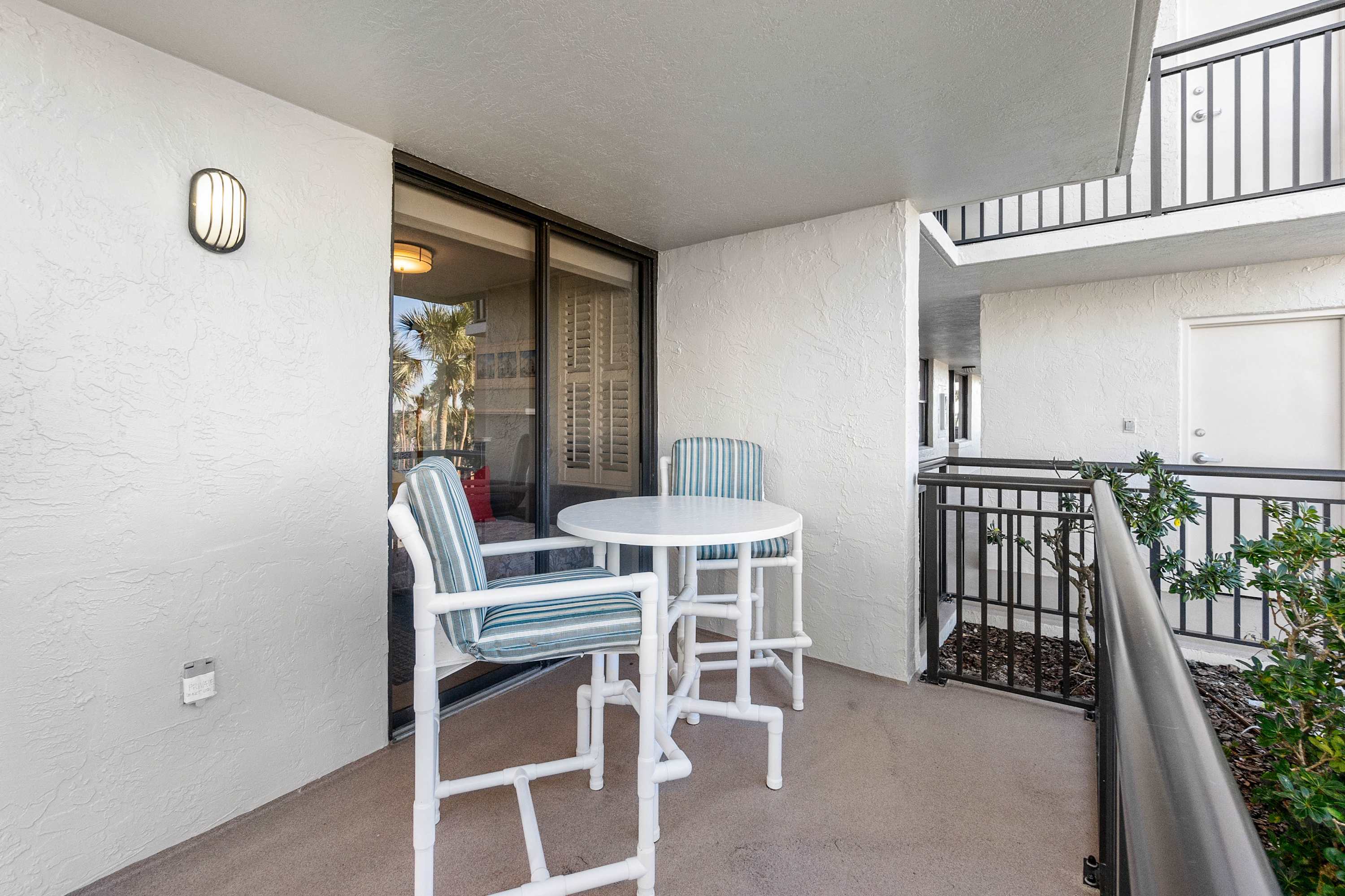 Catch the Breeze | Direct Oceanfront | Heated Pool — photo 20