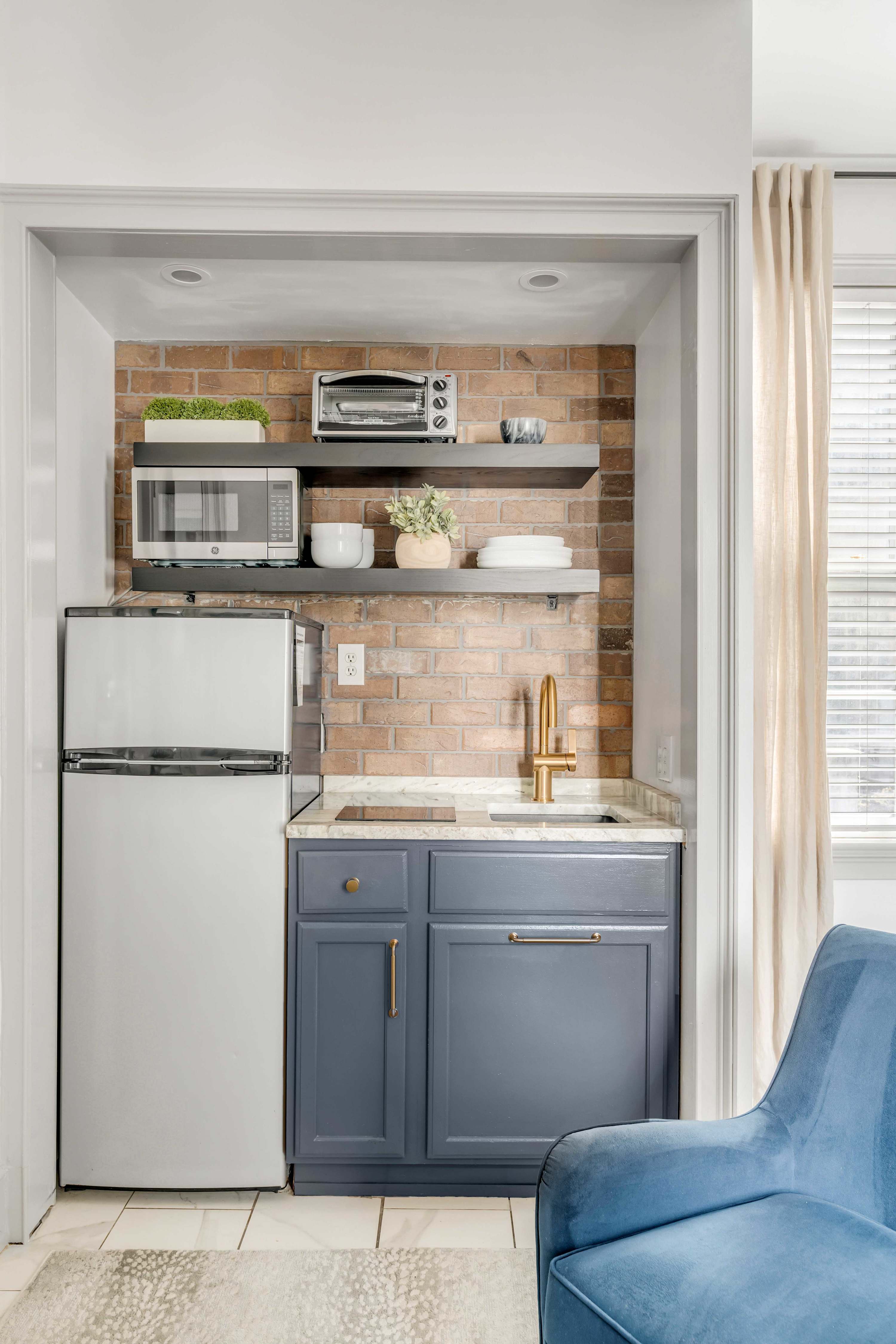 Courtyard Suite with Tranquil Garden & Heated Pool 5