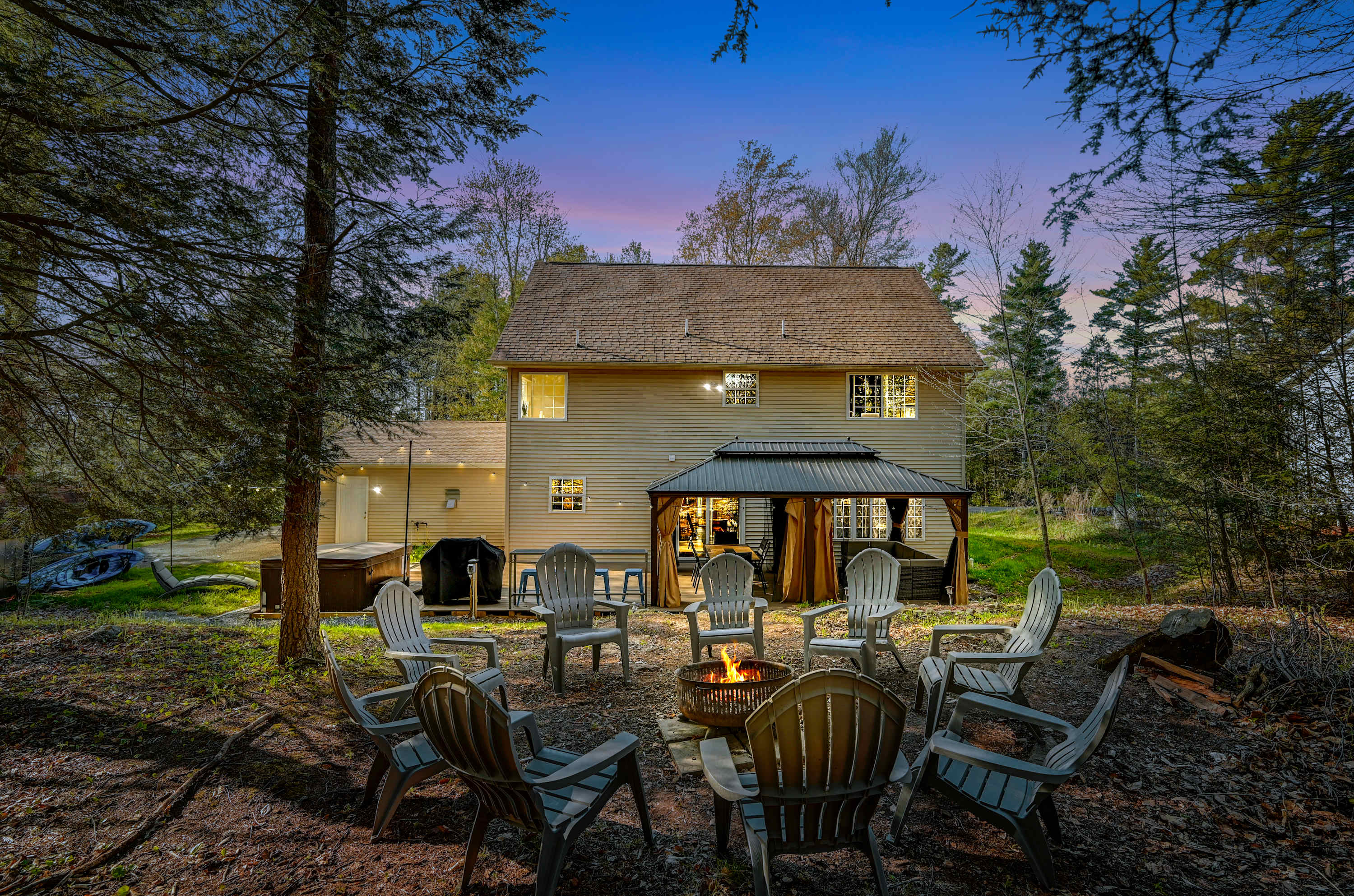 5BR Game House: Hot Tub, Tiki Bar & Lake Access