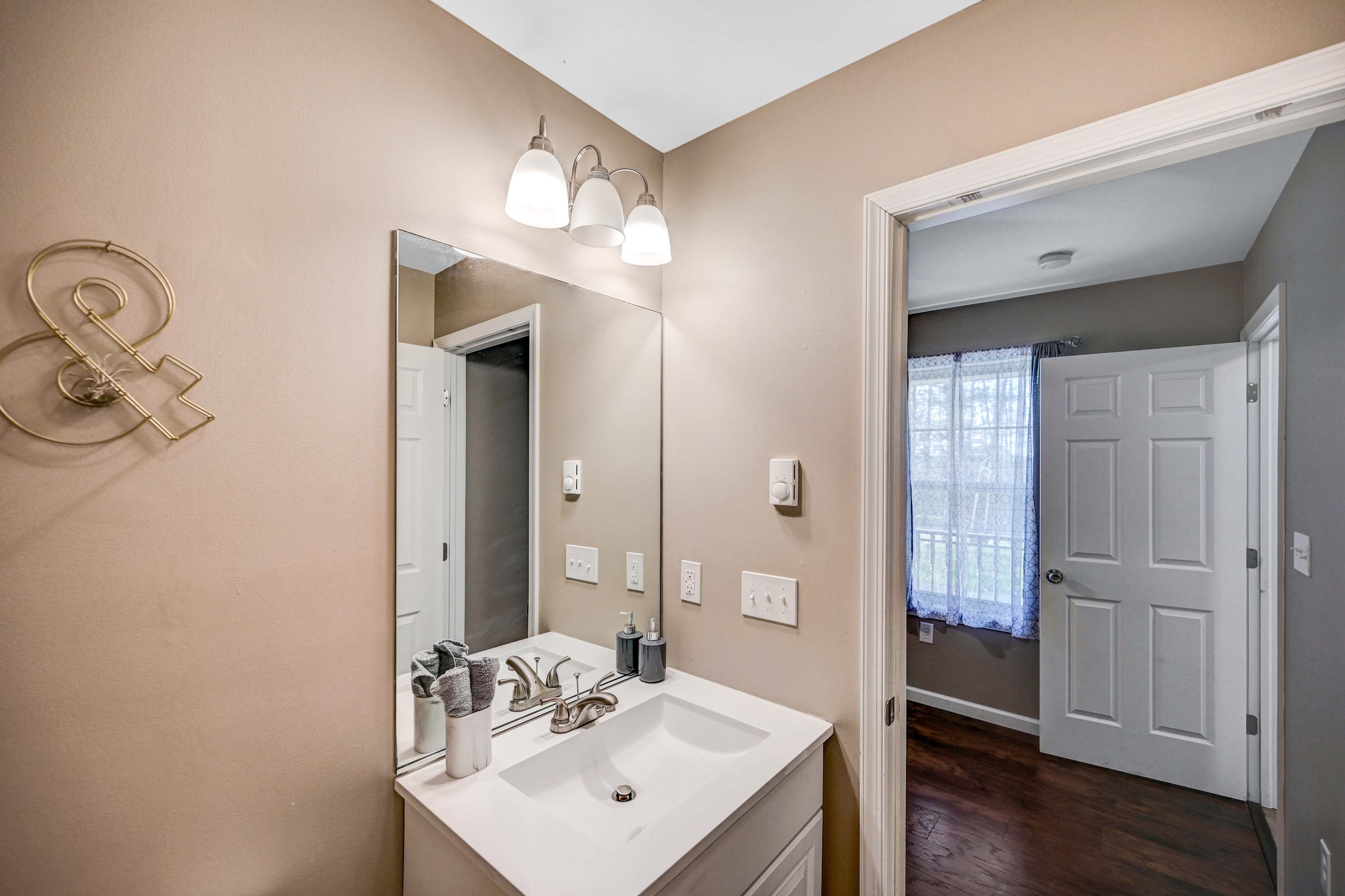 Simple Elegance, Maximum Comfort! Enjoy a sparkling clean space with soft lighting, stylish decor, and everything you need to refresh and recharge.