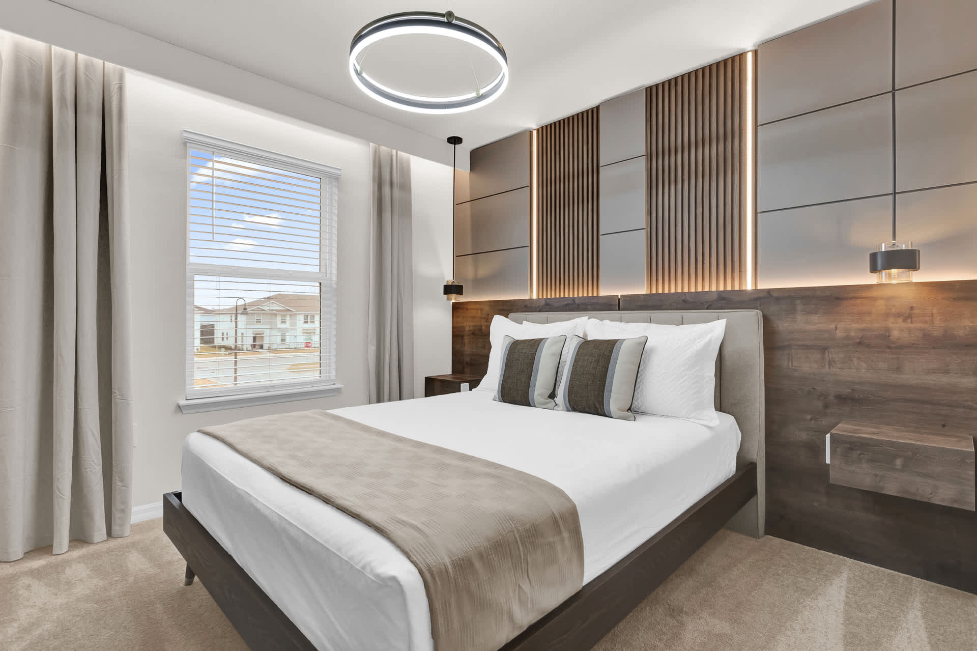 Luxurious King Bedroom Suite