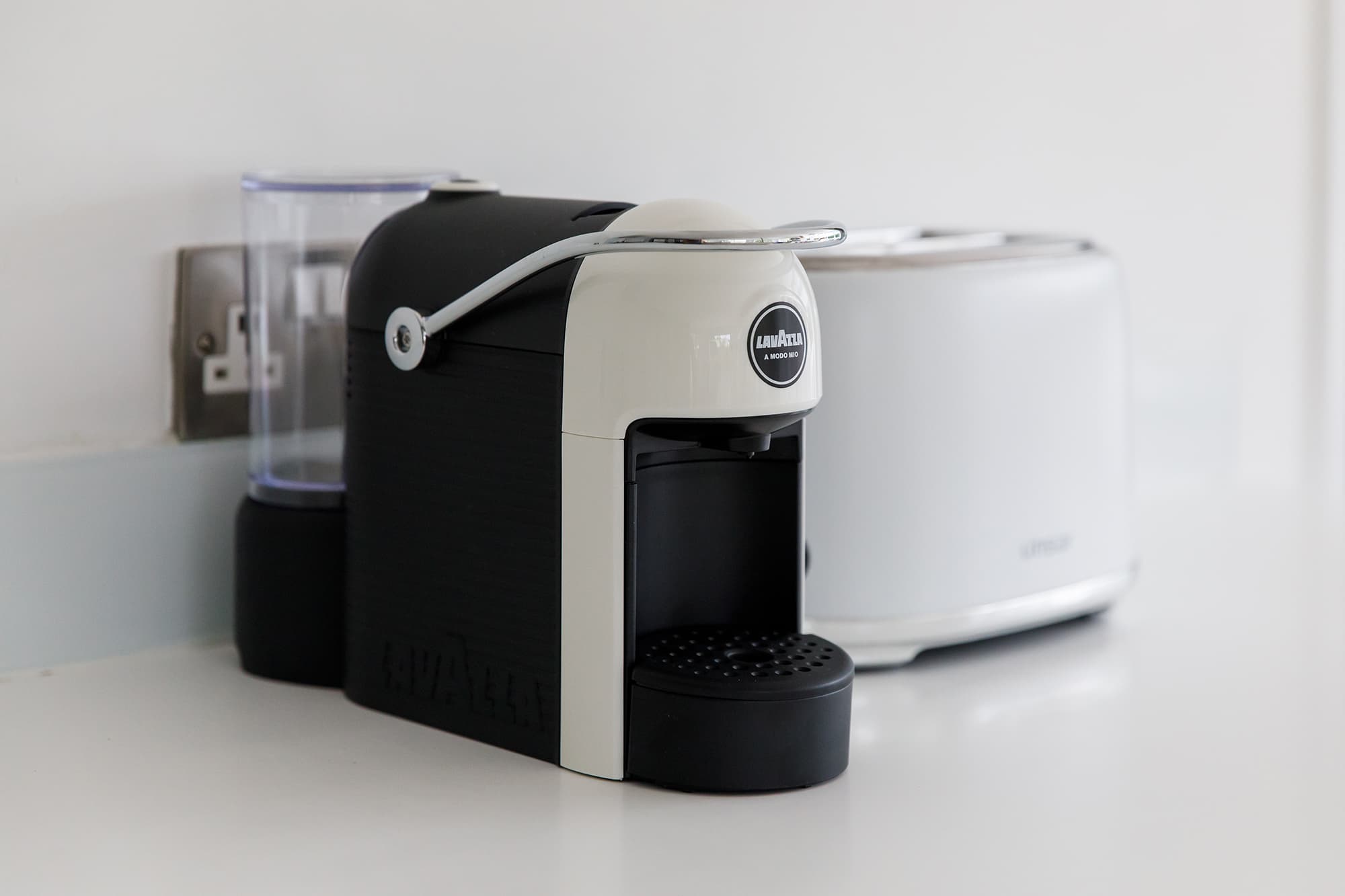 Enjoy a morning coffee with this Lavazza coffee machine.