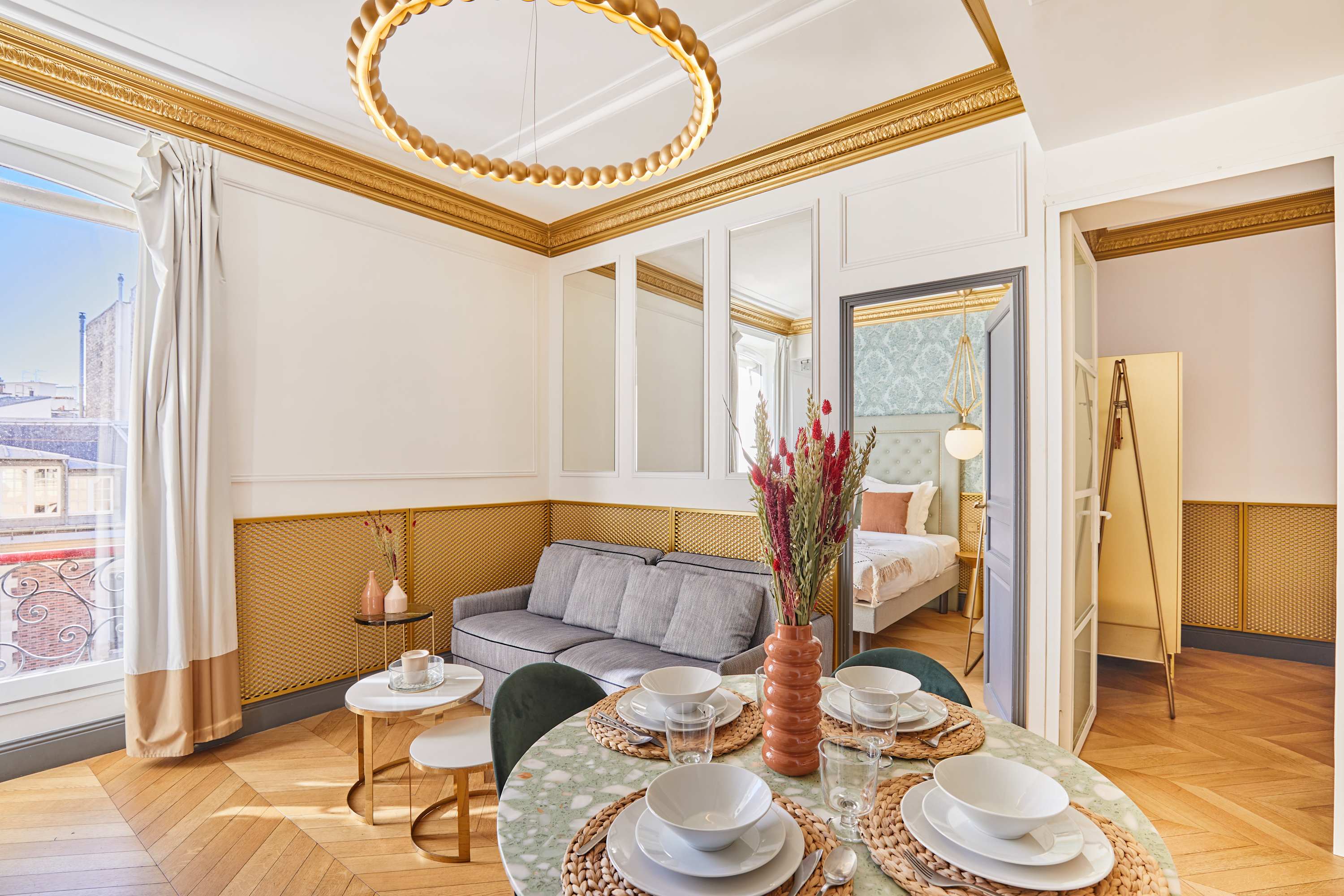 Superb AC- 2BDR apartement Montaigne/Arc de Triomphe — Paris, Île-de-France — vacation rental
