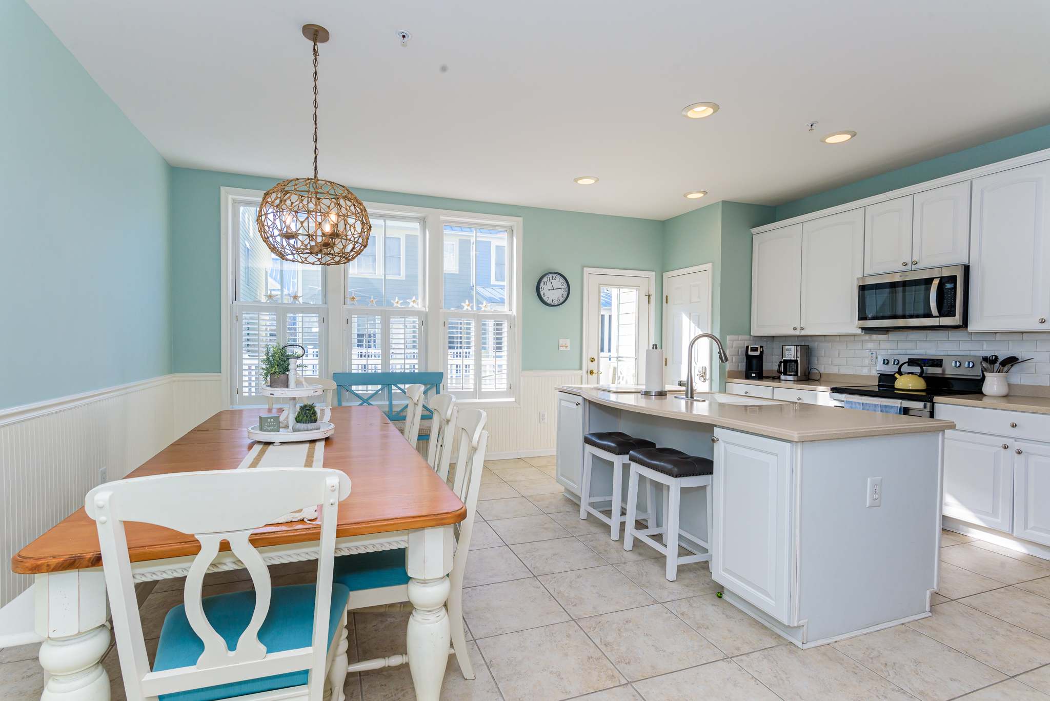 Sunset Island - 5 BR, Sleeps 12, 2 pools — Ocean City, MD — vacation rental