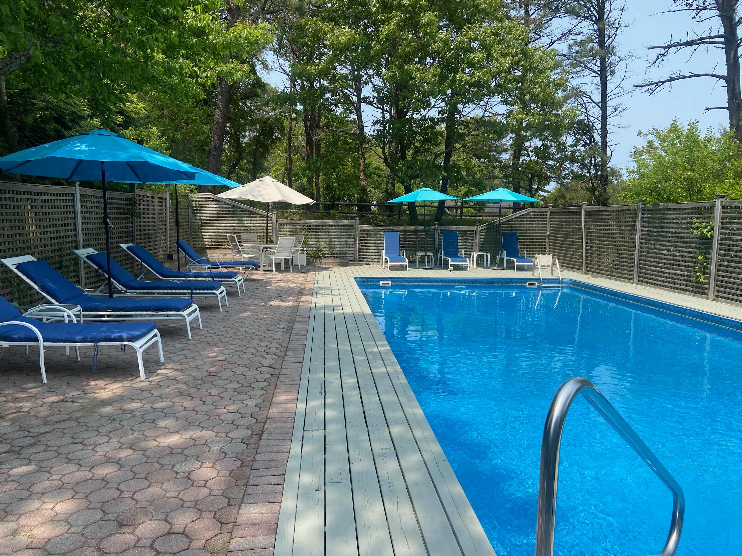 Southampton Retreat: Heated Pool, Hot Tub, Beach