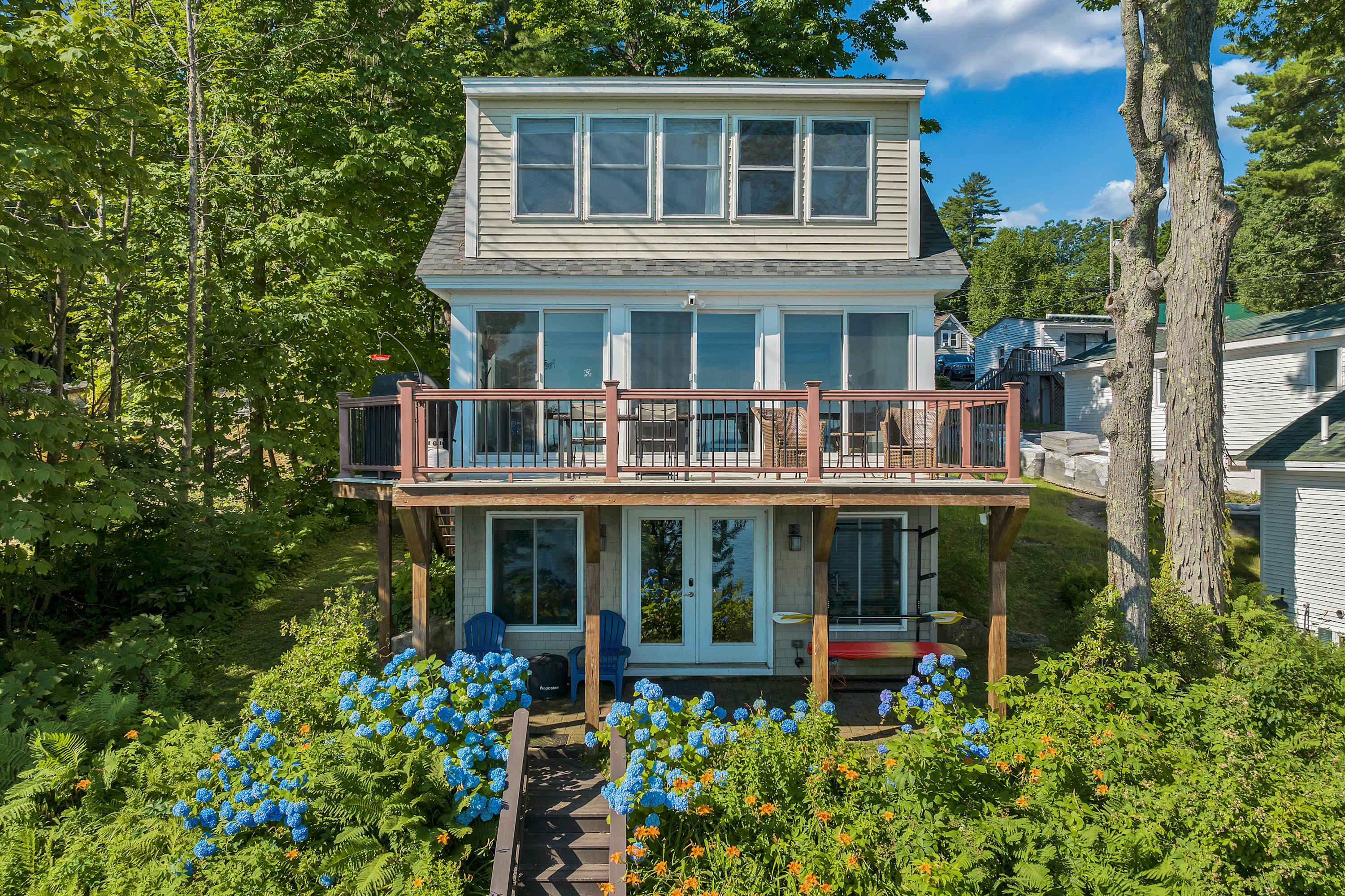 Lakefront, Mtn Views, Hot Tub, Game Room, & More! — Gilford, NH — vacation rental