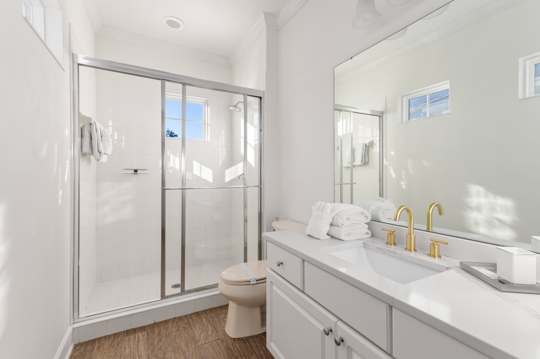 Bathroom attached to Bedroom 4.