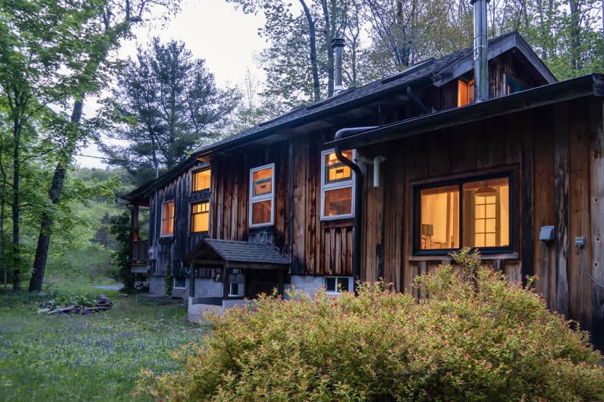 Chic Catskills Cabin with Hot Tub and Fire Pit