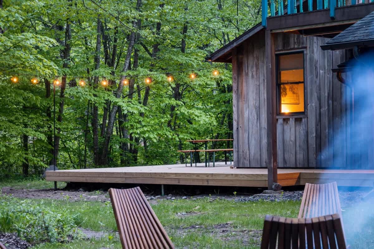 Chic Catskills Cabin with Hot Tub and Fire Pit