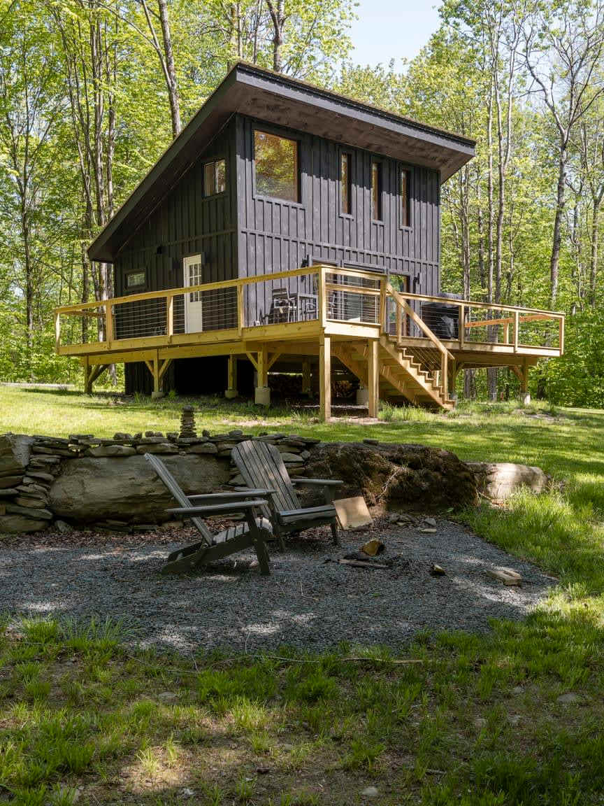 Private Cabin with Guesthouse, Hot Tub, Fire Pits